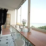 Mansion Alhamar Beachfront דירה *